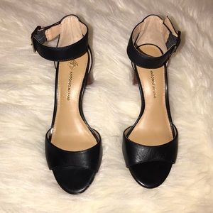 Antonio Melani Chucnky Heel